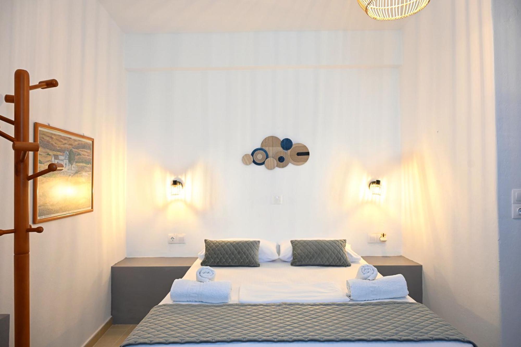 Oneiro Rooms Kythnos Kanala Exterior photo